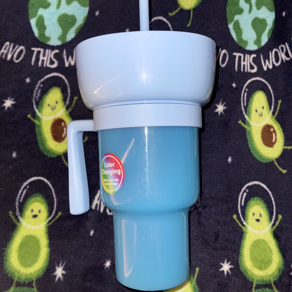 Blue Color Changing Stadium Cup 32 oz